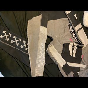 Nike off-white tracks set